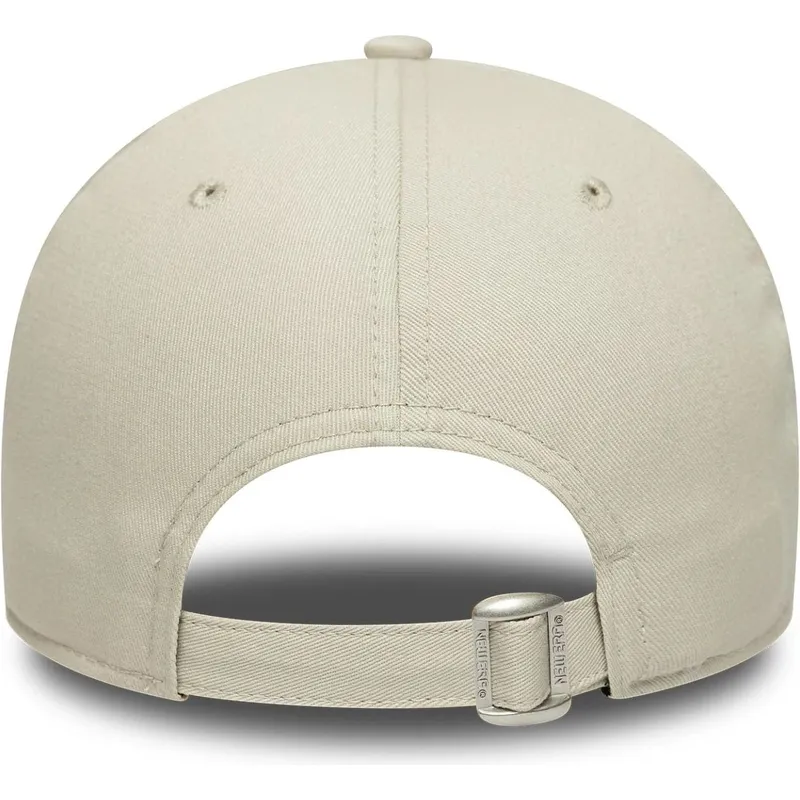 beige-und-violette-verstellbare-curved-cap-9forty-contrast-patch-der-los-angeles-lakers-nba-von-new-era