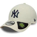 beige-justerbar-bojd-keps-med-marinbla-logotyp-9forty-recycled-new-york-yankees-mlb-fran-new-era
