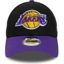 verstellbare-schwarze-und-violette-9forty-side-patch-kappe-der-los-angeles-lakers-nba-von-new-era