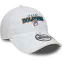 verstellbare-weisse-curved-cap-9twenty-washed-distress-der-miami-dolphins-nfl-von-new-era