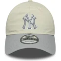 bojd-beige-och-gra-justerbar-keps-for-dam-9twenty-world-series-cooperstown-fran-new-york-yankees-mlb-av-new-era