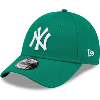 New Era Curved Brim Women 9FORTY League Essential New York Yankees MLB Green Adjustable Cap