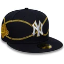 gorra-plana-azul-marino-ajustada-59fifty-chain-wrap-de-new-york-yankees-mlb-de-new-era