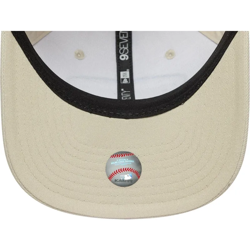 sapkak-ivelt-bezs-snapback-9seventy-stretch-snap-patch-los-angeles-dodgers-mlb-new-era