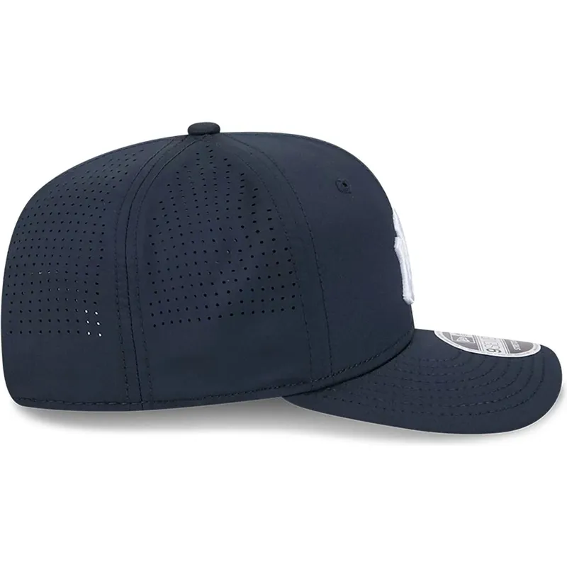 sapkak-ivelt-sotetkek-snapback-9seventy-stretch-snap-perf-new-york-yankees-mlb-new-era