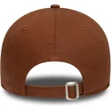 gorra-curva-marron-ajustable-con-logo-marron-9forty-league-essential-de-new-york-yankees-mlb-de-new-era