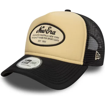 Gorra trucker beige y negra A Frame Foam Oval Patch de New Era