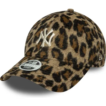 Gorra curva leopardo ajustable para mujer 9FORTY Cosy Animal de New York Yankees MLB de New Era