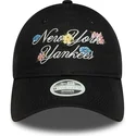 svart-justerbar-kurvad-keps-for-dam-9forty-floral-script-fran-new-york-yankees-mlb-av-new-era