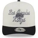 los-angeles-kings-nhl-new-era-9fifty-a-frame-chainstitch-snapback-kappe-in-beige-und-schwarz