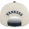new-era-curved-brim-9fifty-retro-crown-scatter-new-york-yankees-mlb-beige-and-navy-blue-snapback-cap