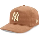 schwarze-snapback-kappe-mit-gebogenem-schirm-19twenty-nostalgic-golfer-der-new-york-yankees-mlb-von-new-era