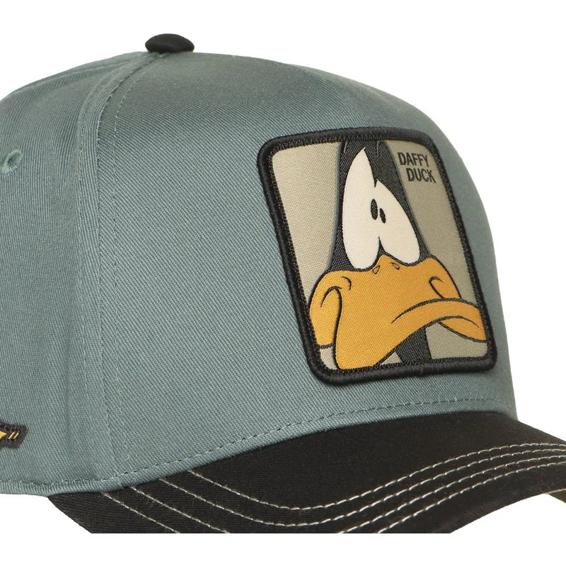grune-und-schwarze-gebogene-snapback-kappe-daffy-duck-loo12-daf2-looney-tunes-von-capslab