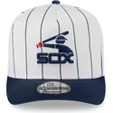 chicago-white-sox-mlb-9fifty-a-frame-satin-pinstripe-snapback-cap-in-weiss-und-marineblau-von-new-era