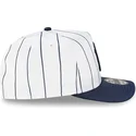 gorra-curva-blanca-y-azul-marino-snapback-9fifty-a-frame-satin-pinstripe-de-new-york-yankees-mlb-de-new-era