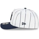 gorra-curva-blanca-y-azul-marino-snapback-9fifty-a-frame-satin-pinstripe-de-new-york-yankees-mlb-de-new-era