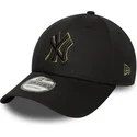 verstellbare-schwarze-curve-cap-mit-grunem-new-york-yankees-mlb-logo-9forty-outline-von-new-era