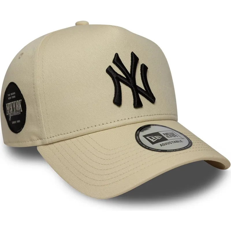 beige-gebogene-snapback-kappe-9forty-e-frame-side-patch-der-new-york-yankees-mlb-von-new-era
