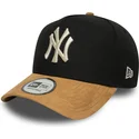 gorra-curva-negra-y-marron-snapback-9forty-e-frame-suede-visor-de-new-york-yankees-mlb-de-new-era