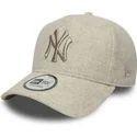 beige-snapback-kappe-mit-gebogenem-schirm-und-beigem-logo-9forty-e-frame-melton-der-new-york-yankees-mlb-von-new-era