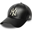 schwarze-verstellbare-curved-cap-9forty-m-crown-img-leather-der-new-york-yankees-mlb-von-new-era