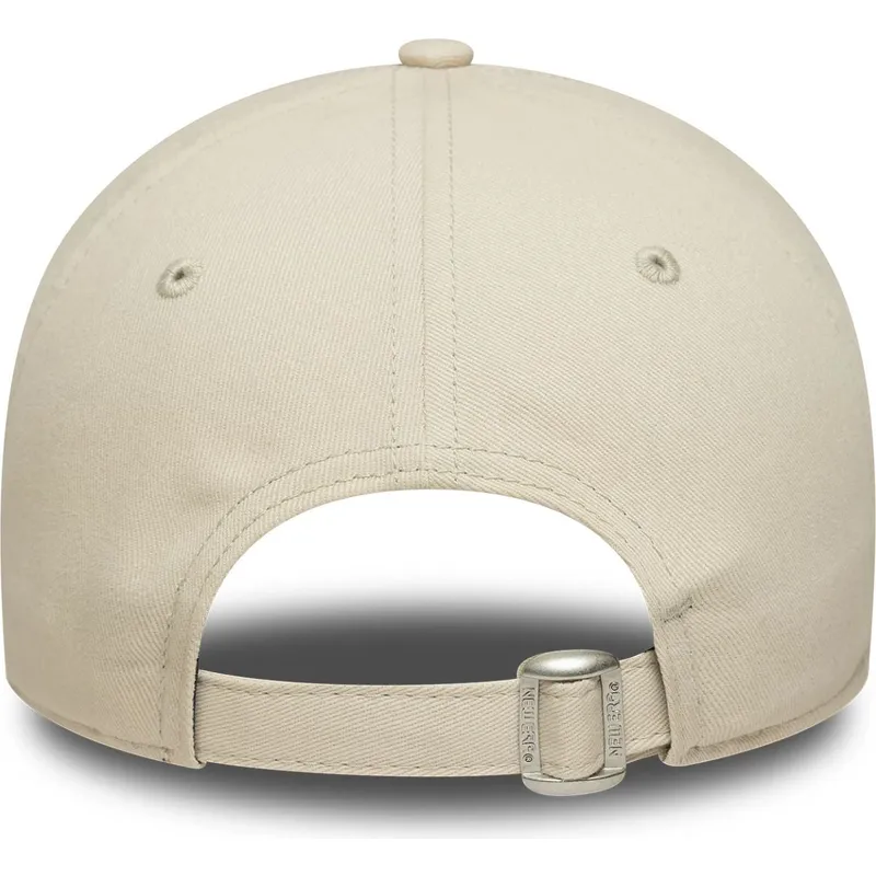beige-verstellbare-curved-cap-west-village-9twenty-wordmark-von-new-era