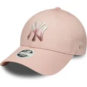 verstellbare-rosa-damenkappe-mit-gebogenem-schirm-9forty-metallic-logo-der-new-york-yankees-mlb-von-new-era
