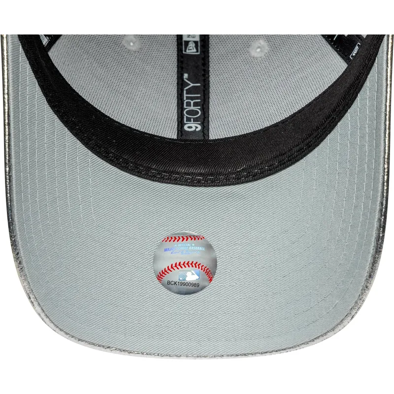 sapkak-ivelt-ezust-allithato-plateada-9forty-metallic-new-york-yankees-mlb-new-era sapkak-ivelt-ezust-allithato-plateada-9forty-metallic-new-york-yankees-mlb-new-era