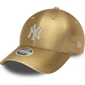 gorra-curva-dorada-ajustable-para-mujer-9forty-metallic-de-new-york-yankees-mlb-de-new-era