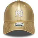 gorra-curva-dorada-ajustable-para-mujer-9forty-metallic-de-new-york-yankees-mlb-de-new-era