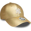 gorra-curva-dorada-ajustable-para-mujer-9forty-metallic-de-new-york-yankees-mlb-de-new-era
