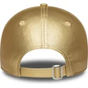 gorra-curva-dorada-ajustable-para-mujer-9forty-metallic-de-new-york-yankees-mlb-de-new-era