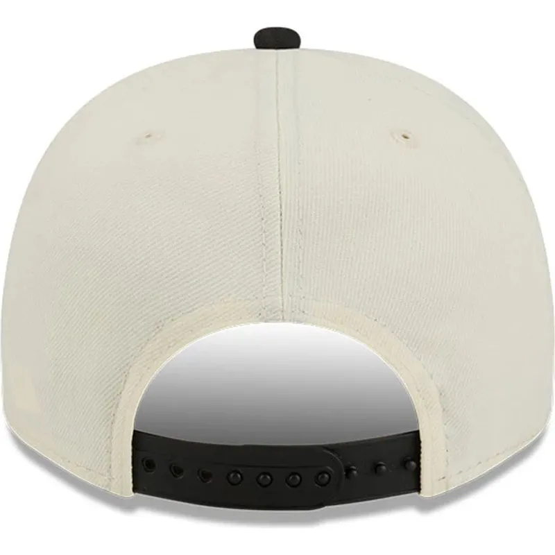 gorra-curva-beige-y-negra-snapback-9fifty-a-frame-precurved-hardwood-classics-de-chicago-bulls-nba-de-new-era
