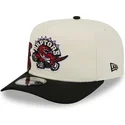 beige-und-schwarze-snapback-kappe-9fifty-a-frame-precurved-hardwood-classics-der-toronto-raptors-nba-von-new-era