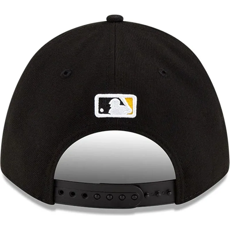 schwarze-gebogene-snapback-kappe-9forty-m-crown-player-replica-der-pittsburgh-pirates-mlb-von-new-era
