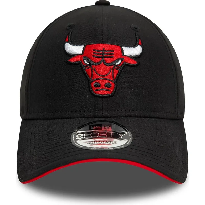 svart-justerbar-bojd-keps-9forty-microfibre-fran-chicago-bulls-nba-av-new-era