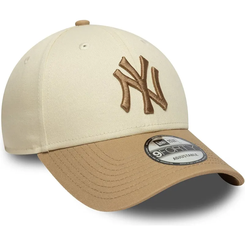 bojd-beige-och-brun-justerbar-keps-med-brunt-logo-9forty-colour-block-fran-new-york-yankees-mlb-av-new-era