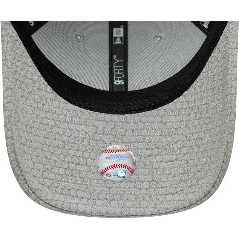 sapkak-ivelt-szurke-snapback-9forty-mesh-flawless-new-york-yankees-mlb-new-era