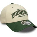 bojd-beige-och-gron-justerbar-keps-9forty-m-crown-wordmark-fran-los-angeles-dodgers-mlb-av-new-era