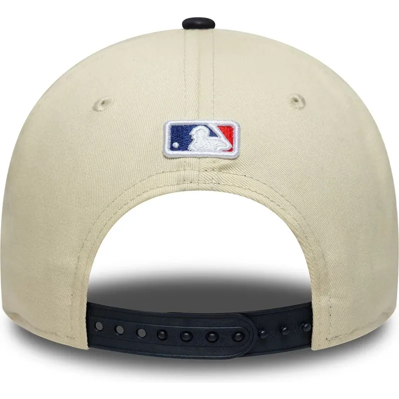 gorra-curva-beige-y-azul-marino-snapback-9forty-m-crown-de-new-york-yankees-mlb-de-new-era
