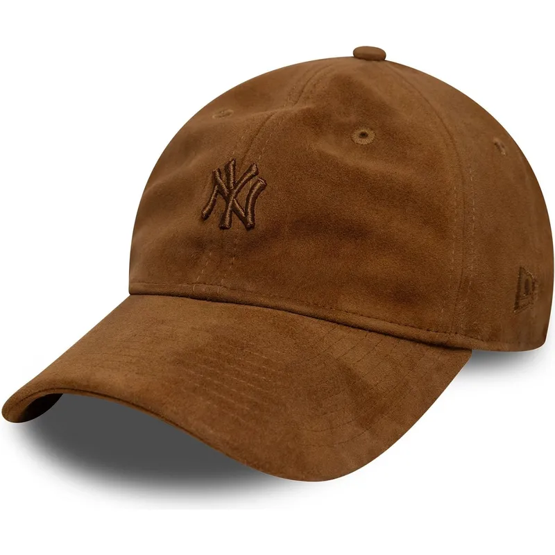 brun-bojd-justerbar-keps-med-brunt-9twenty-suede-logotyp-fran-new-york-yankees-mlb-av-new-era