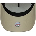 sapkak-ivelt-bezs-snapback-a-frame-league-essential-new-york-yankees-mlb-new-era