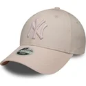 justerbar-rosa-bojd-keps-med-rosa-logotyp-for-dam-9forty-metallic-logo-fran-new-york-yankees-mlb-av-new-era