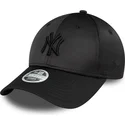 gorra-curva-negra-snapback-con-logo-negro-para-mujer-9forty-satin-de-new-york-yankees-mlb-de-new-era