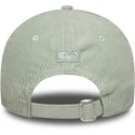ljusgron-justerbar-kurvad-keps-med-gron-logotyp-for-dam-9forty-m-crown-pastel-cord-fran-new-york-yankees-mlb-av-new-era