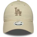 beige-verstellbare-curved-cap-mit-beigem-logo-fur-damen-9twenty-league-essential-midi-der-los-angeles-dodgers-mlb-von-new-era