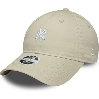 Böjd beige justerbar keps för dam 9TWENTY Washed Mini från New York Yankees MLB av New Era