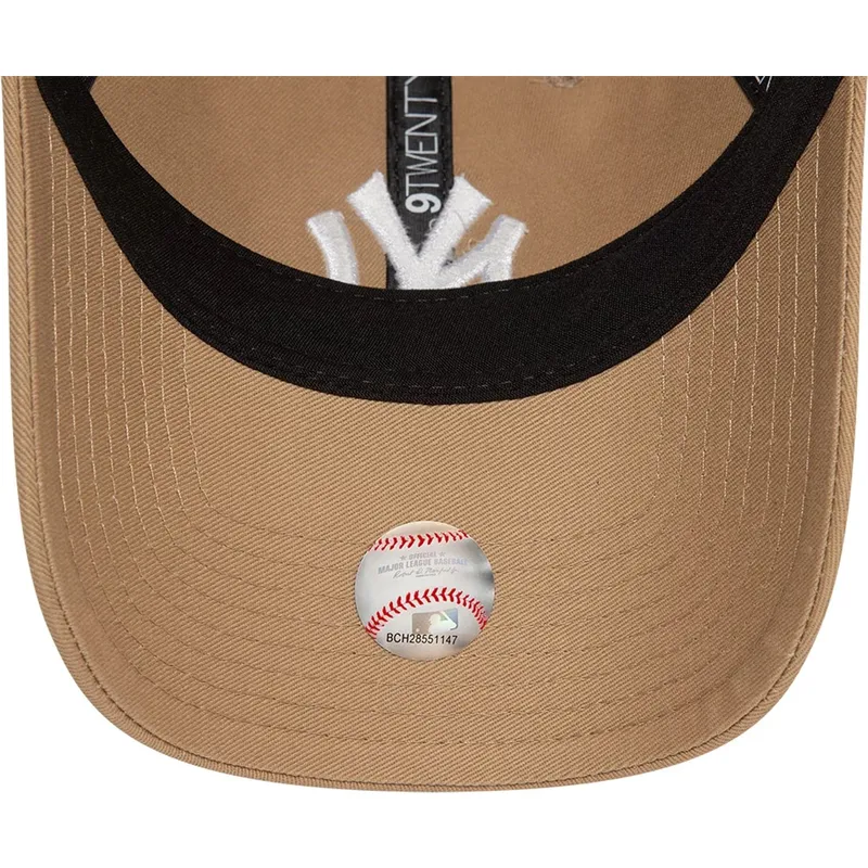 cap-ivelt-kafyav-reguliruema-lenta-claro-9twenty-league-essential-new-york-yankees-mlb-new-era cap-ivelt-kafyav-reguliruema-lenta-claro-9twenty-league-essential-new-york-yankees-mlb-new-era