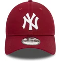 gorra-curva-roja-oscuro-ajustable-9twenty-league-essential-de-new-york-yankees-mlb-de-new-era