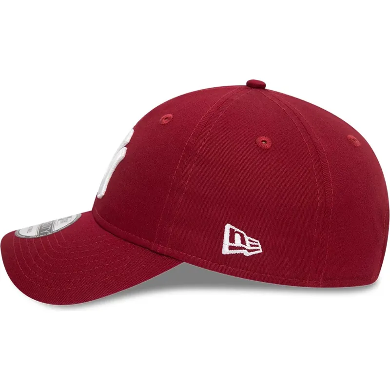 gorra-curva-roja-oscuro-ajustable-9twenty-league-essential-de-new-york-yankees-mlb-de-new-era